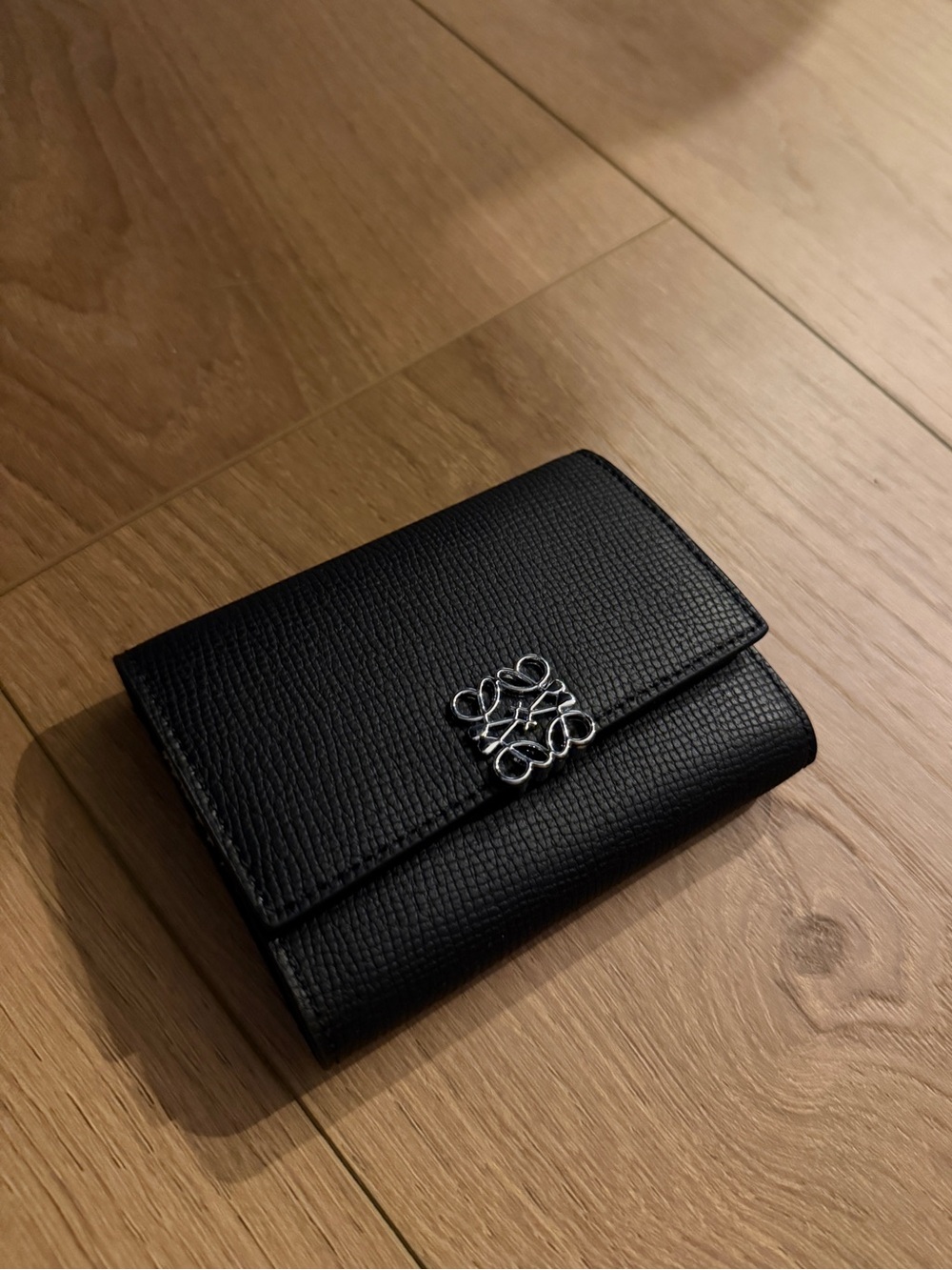 Black Pebbled Leather Bifold Wallet with Silver L Logo Accent New